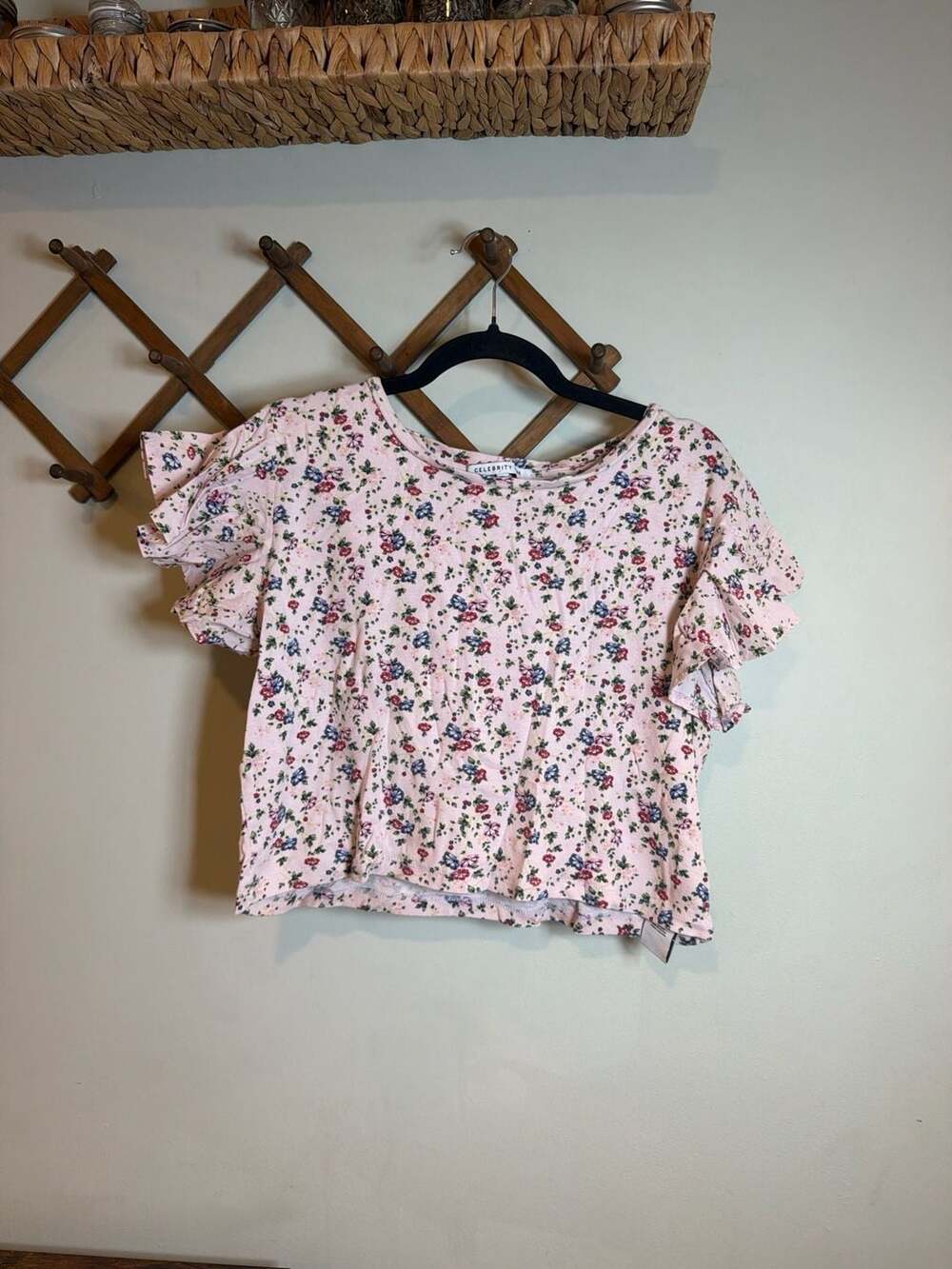Celebrity Pink Floral Ruffle Sleeve Crop Top Size XL